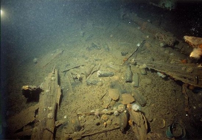 Old bottles and other debris just inside the bow of the shipwreck HAVANA (wrecked in 1906), resting in 90 feet of water just off the Halterm Container Pier in Hfx Harbour.
